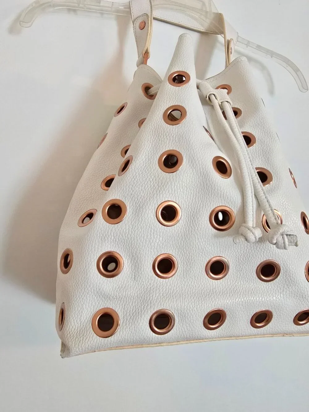 NWT Deux Lux White Grommet Bucket Bag Drawstring Shoulder Crossbody
